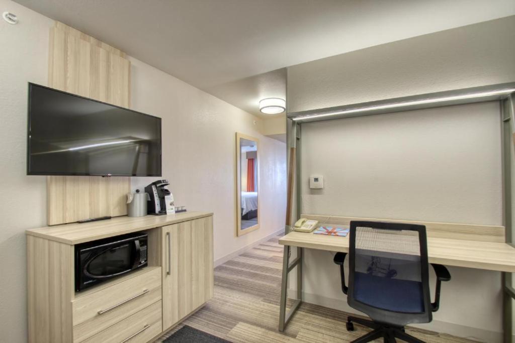 Holiday Inn Express Hotel & Suites Milwaukee Airport By Ihg Eksteriør billede