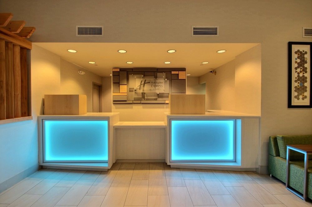 Holiday Inn Express Hotel & Suites Milwaukee Airport By Ihg Eksteriør billede